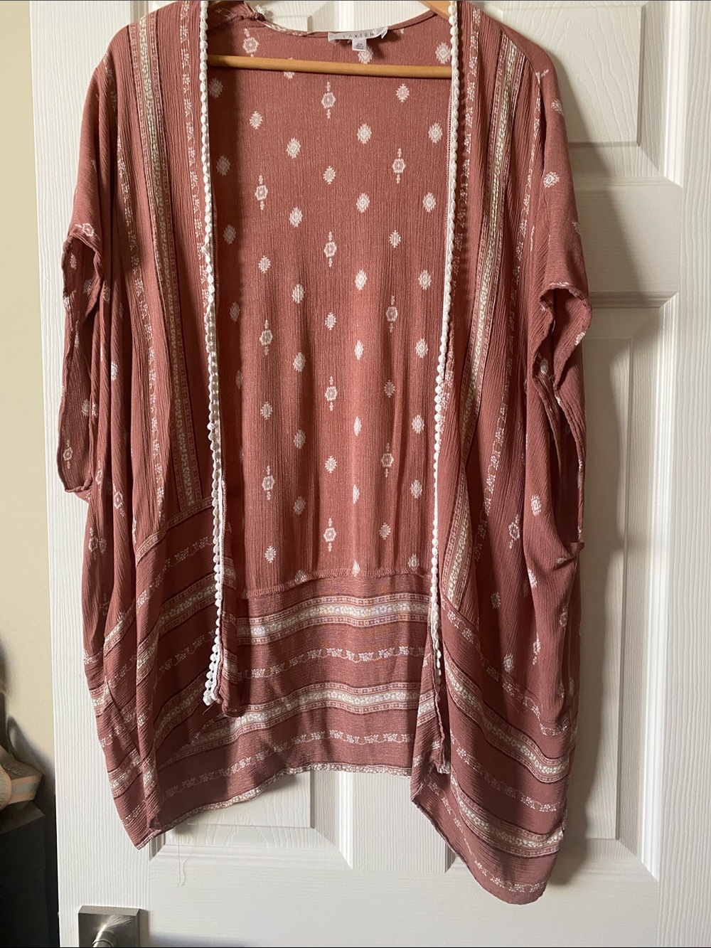 LAVISH 2X Boho Kimono Ruana Dusty Rose Aztec Print Crochet Trim Duster
